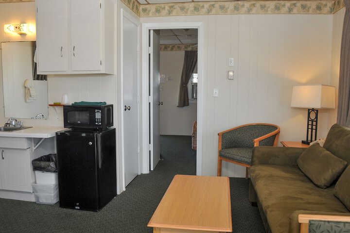 Room 19 of 34