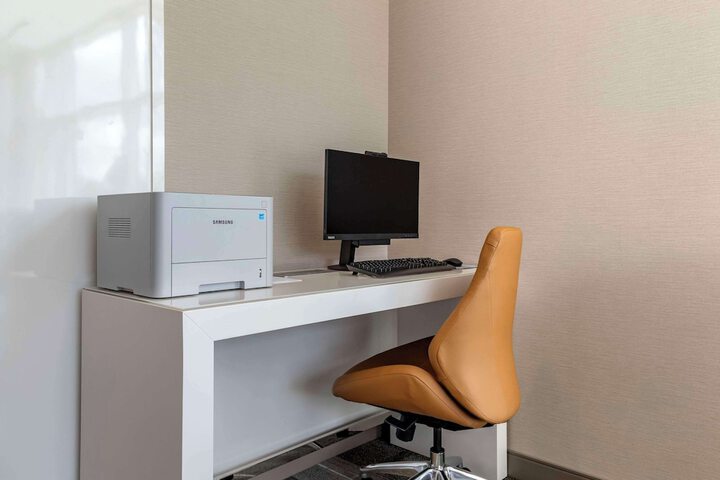 Business Center 60 of 60
