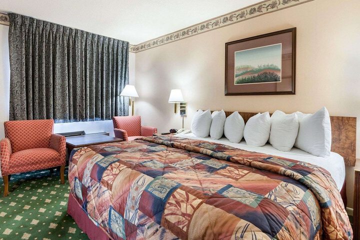 Room 16 of 36