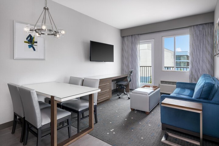 Best Western Premier Hotel at Fishers Landing