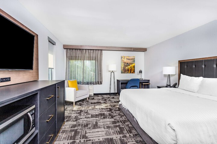 Room 21 of 33