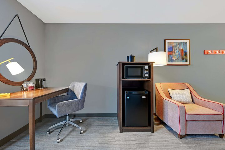 Room 27 of 43
