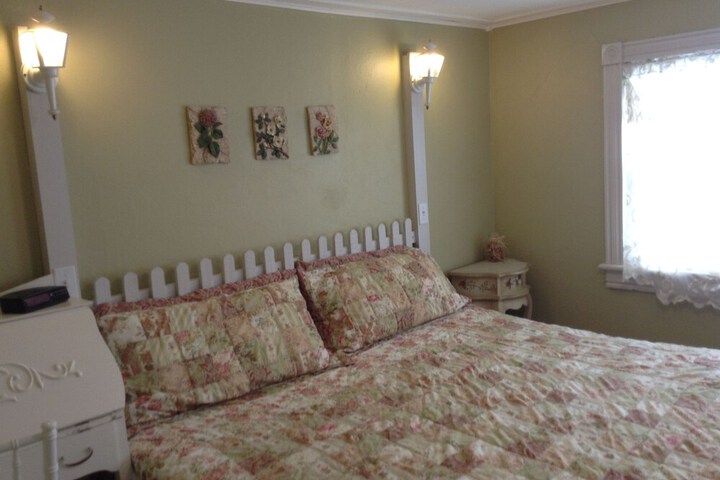 Island Guest House B & B