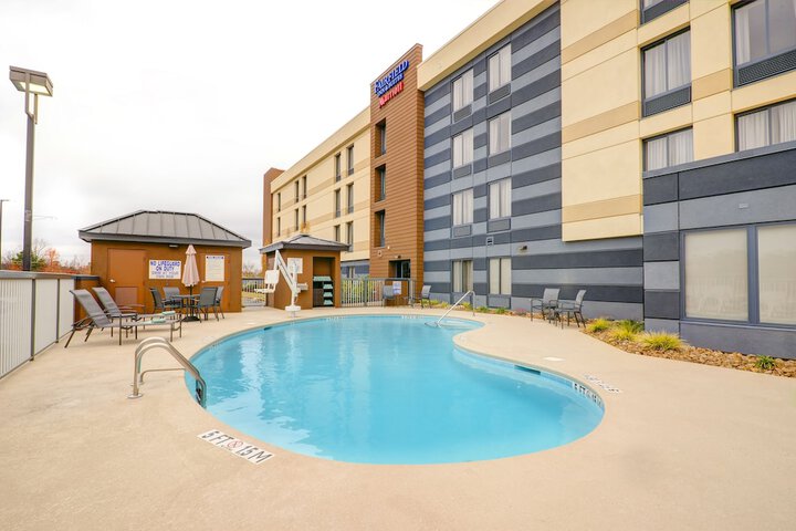 Pool 4 of 24