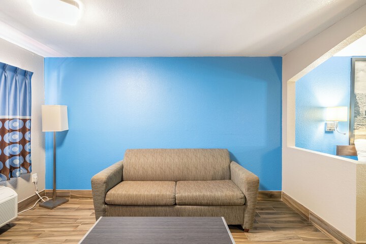 Room 89 of 132