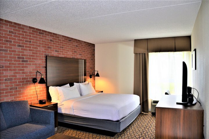 Burrstone Inn an Ascend Collection Hotel