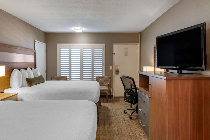 Room 30 of 48