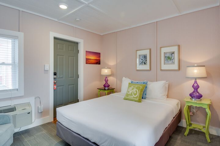 Room 41 of 77