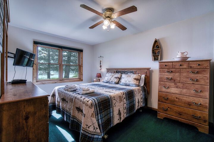 Lenas Northern Pines Resort