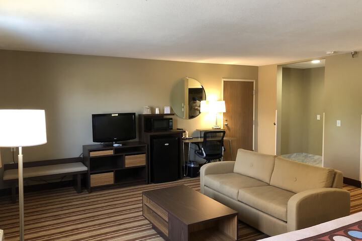 Super 8 by Wyndham S Jordan / Sandy/Slc Area