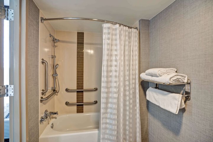 Room 20 of 39
