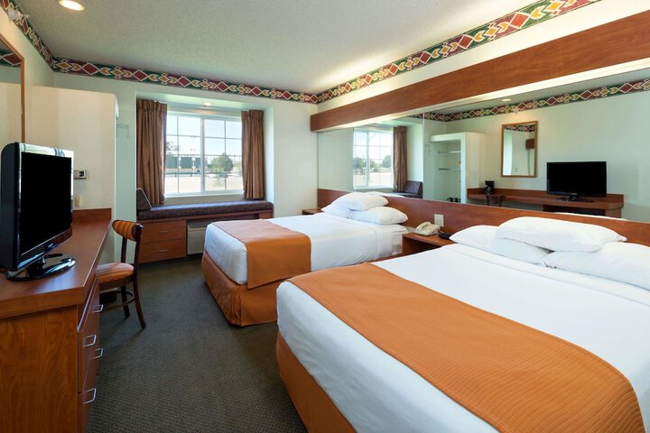 Room 9 of 22
