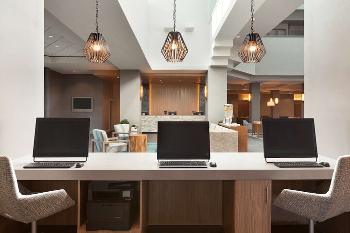 Business Center 69 of 70