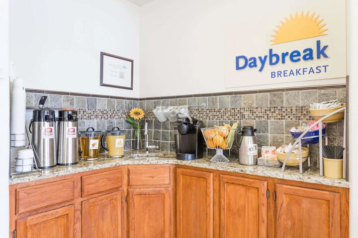 Days Inn by Wyndham Kimball