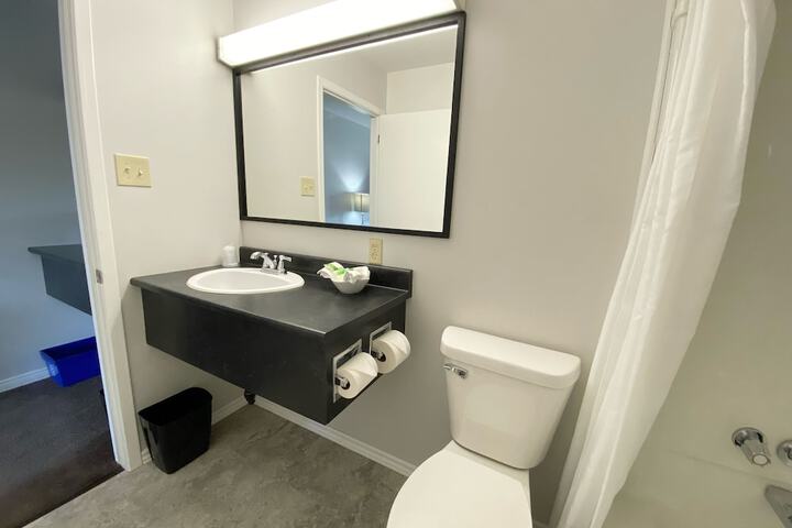 Room 33 of 44