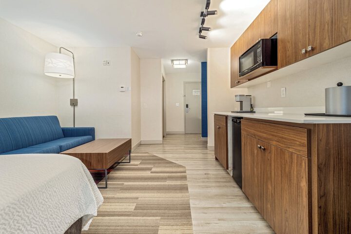 Room 57 of 348