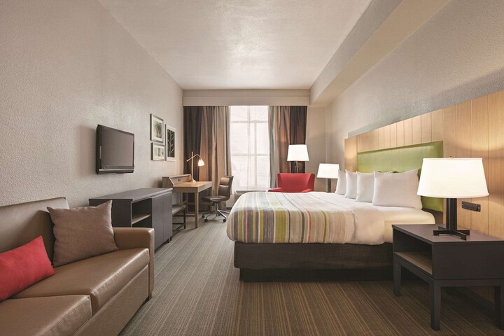 Room 11 of 17
