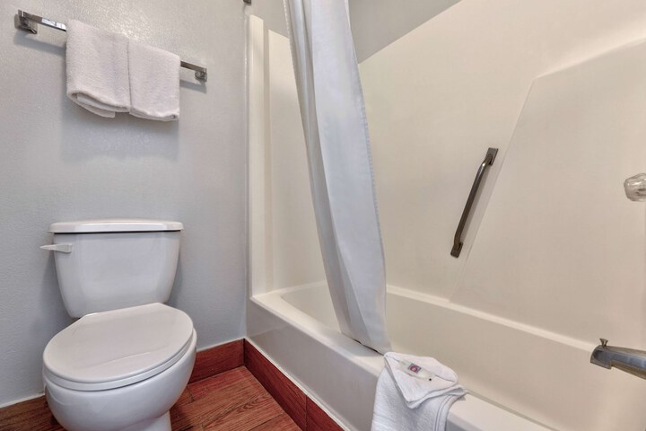 Room 21 of 35