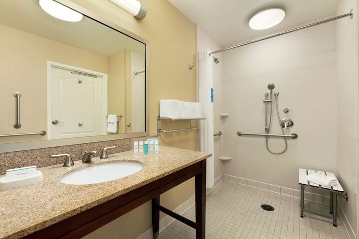 Hampton Inn & Suites Charles Town