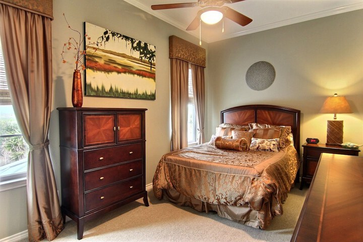 Room 8 of 25