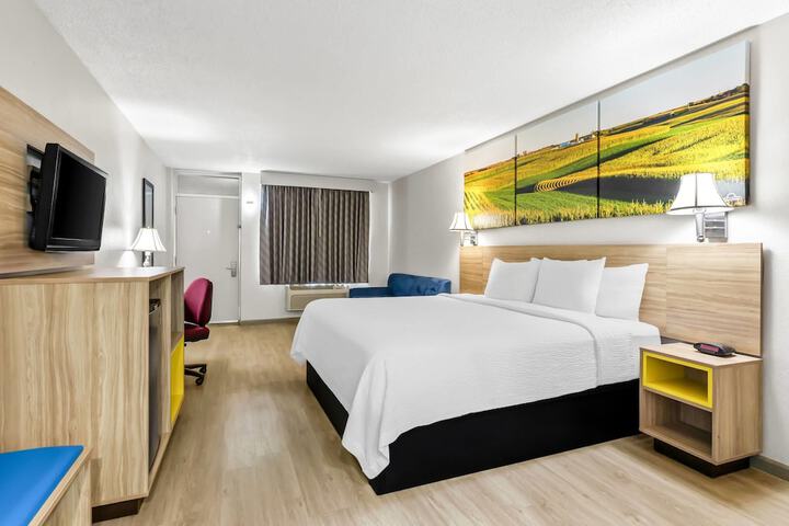 Days Inn by Wyndham Salina South