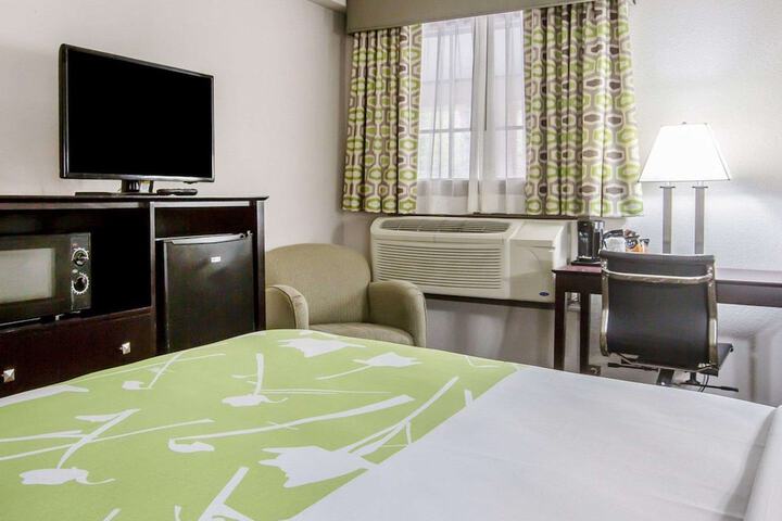 Room 18 of 26