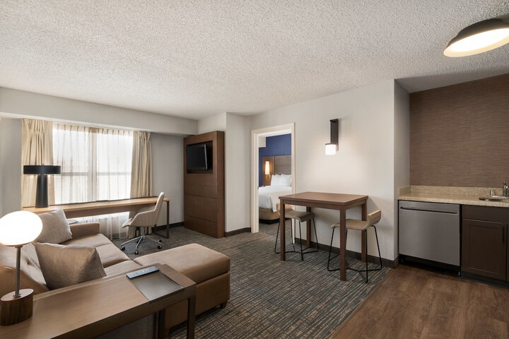 Room 15 of 28