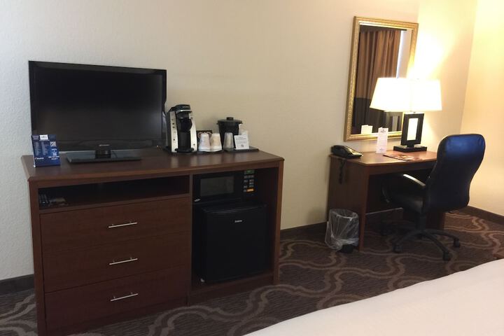 Room 13 of 37