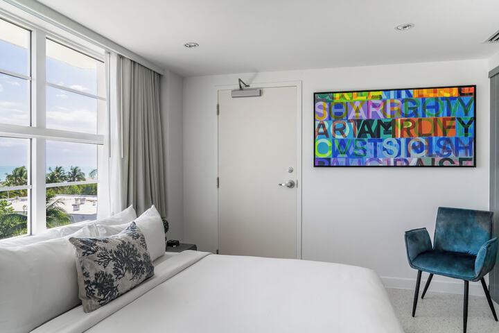 Room 35 of 61