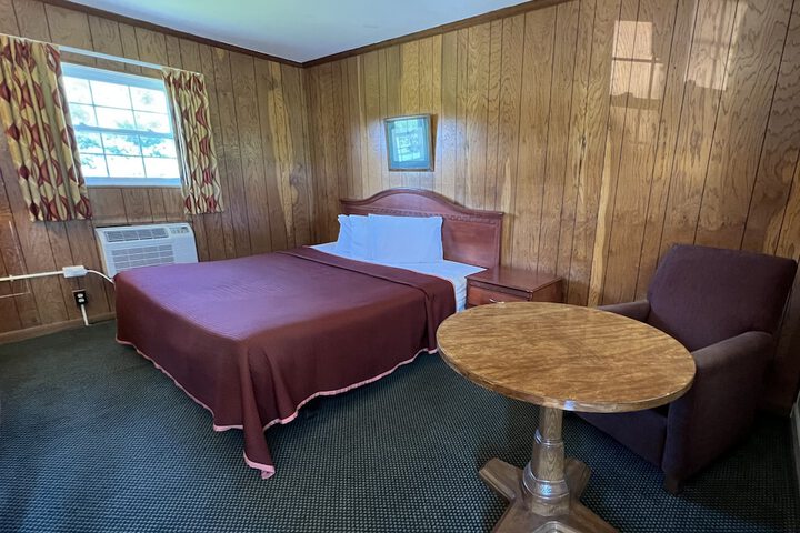 Room 28 of 34