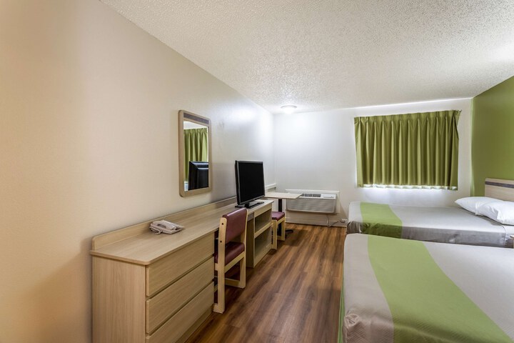 Room 34 of 37