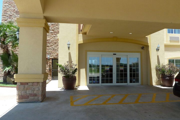 Hotel 4 of 65