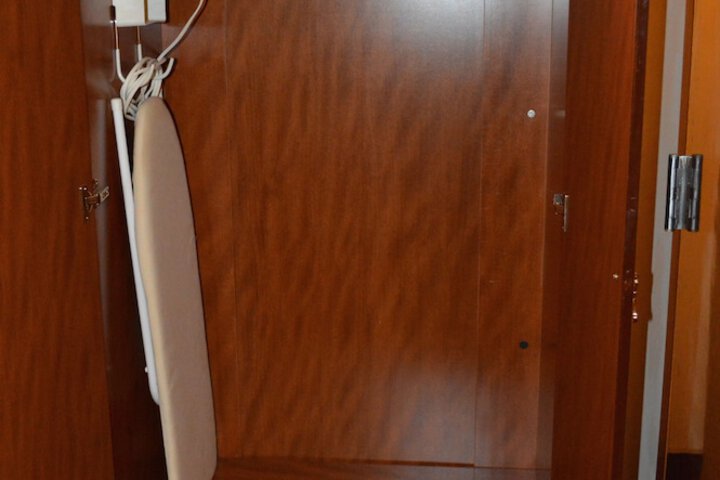 Room 45 of 61