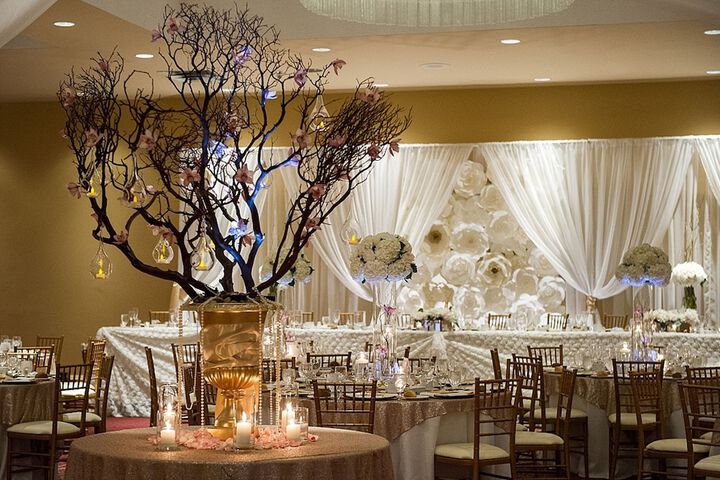 Ballroom/Hall 49 of 52