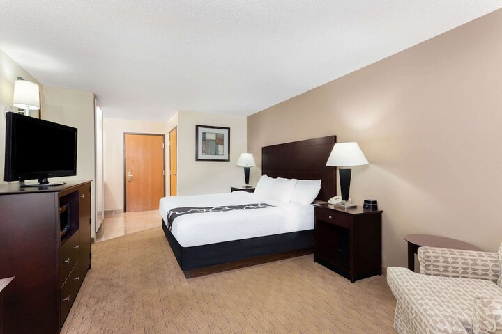 Room 16 of 28
