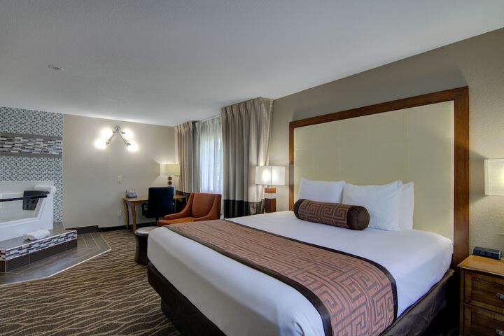 Westbridge Inn & Suites