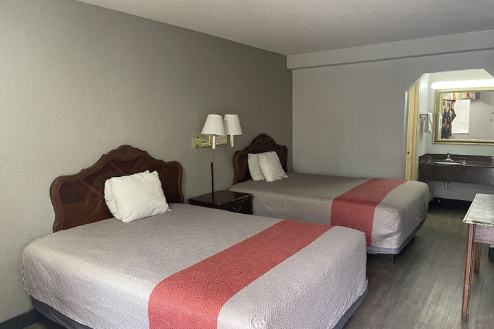 Room 16 of 25