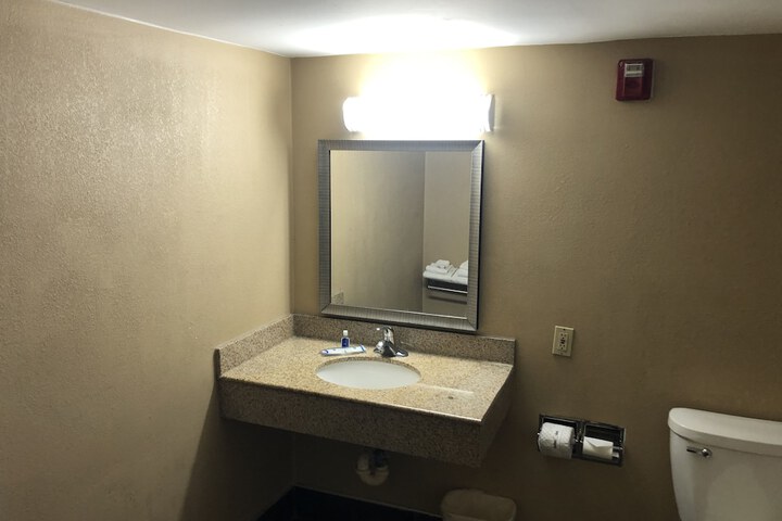 Room 18 of 37