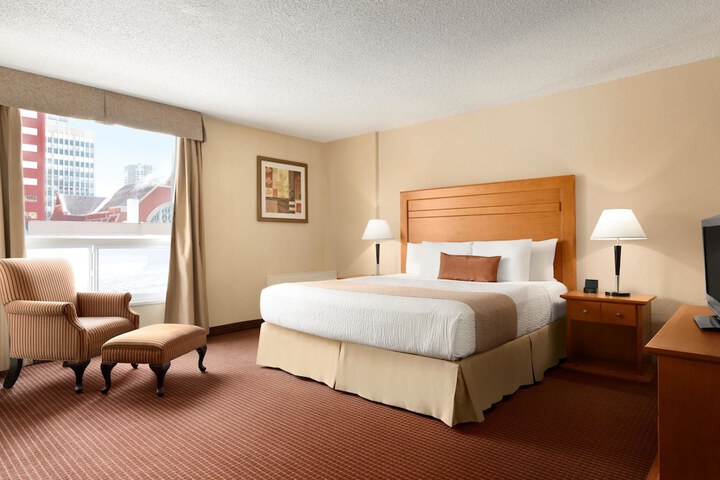 Room 42 of 62