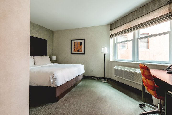 Room 18 of 29