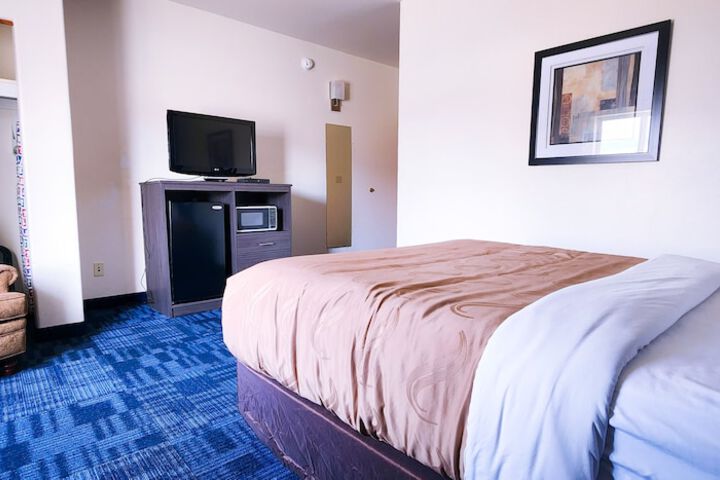 Room 10 of 26