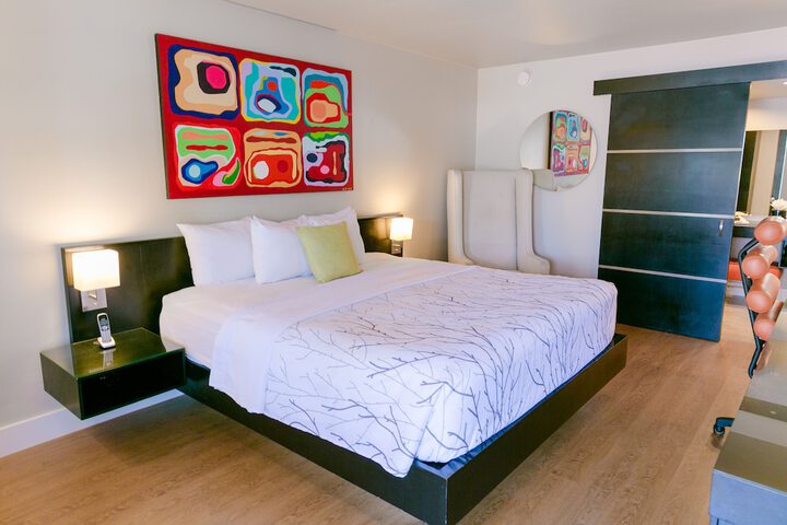 Hotel Current