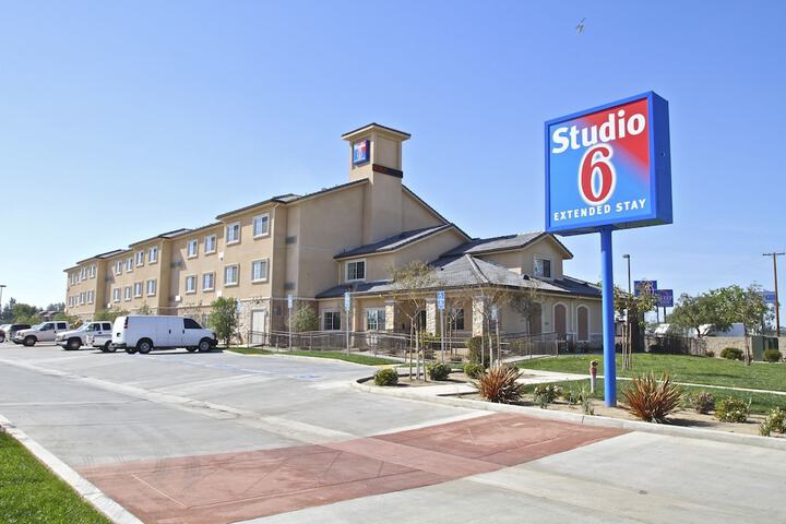Hotel 2 of 32