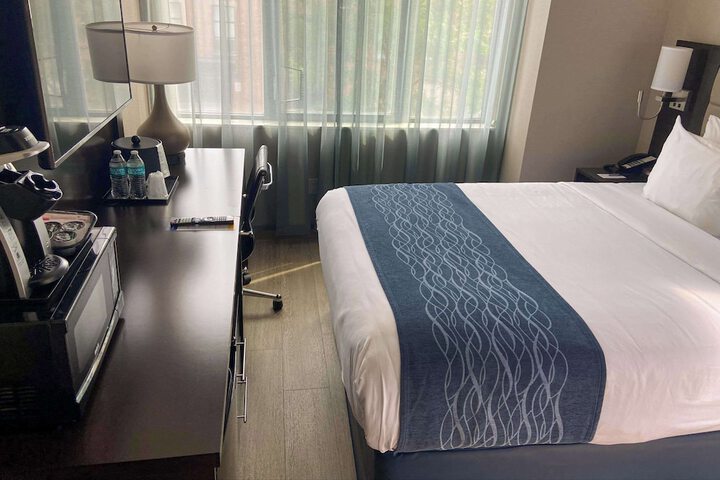 Room 25 of 38