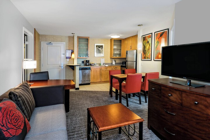 Room 10 of 26