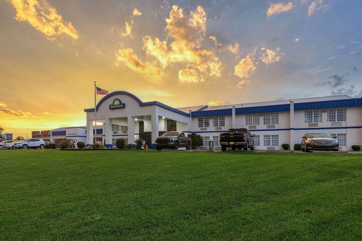 Days Inn by Wyndham Madisonville