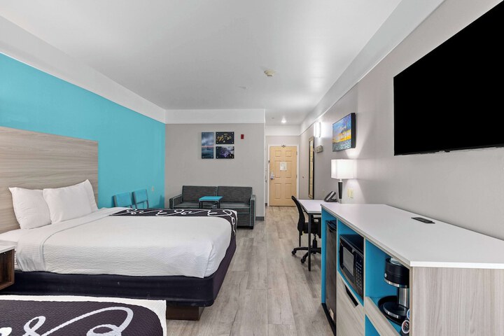 Room 52 of 115