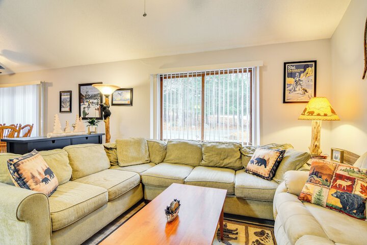 Cozy Bartlett Condo w / Deck & Resort Amenities!