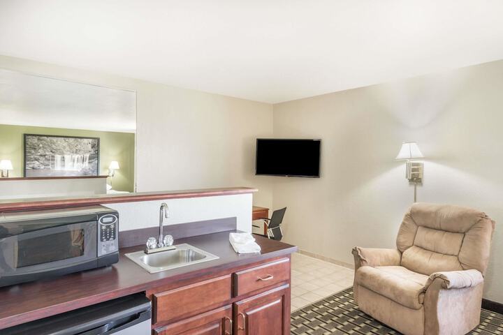 Room 11 of 23