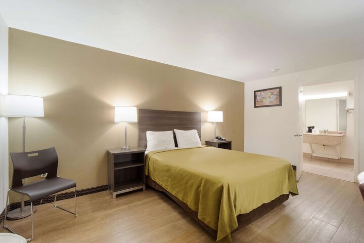 Room 17 of 29